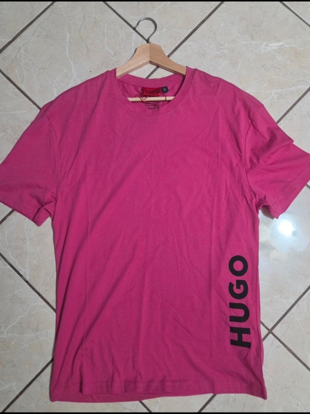HUGO Men's Magenta Short Sleeve Tee with Side Logo